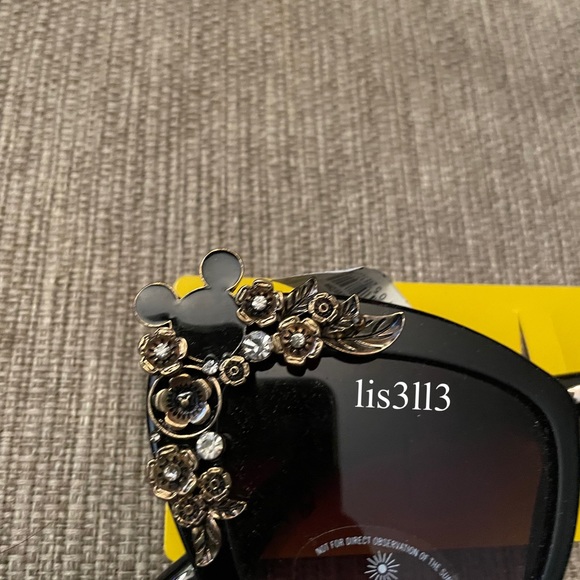 Aldo x Disney Sunglasses 😎 - Picture 6 of 6